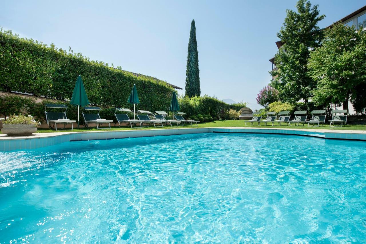 Hotel Pienzenau Am Schlosspark Merano Exterior photo